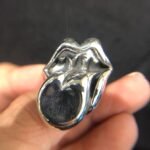 CHROME HEARTS Rolling Stone Tongue Ring（CHROME HEARTS 274）