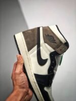 【SALE】Nike Air Jordan 1 High OG "Sail/Dark Mocha/Black"  (555088-105) - 图片 3