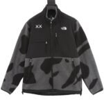 The North Face KAWS x Retro 1995 Denali Jacket（NF0A7WMB-7H0）