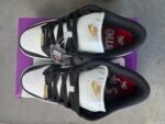 Supreme × Nike SB Dunk Low OG QS "Gold Stars" White/Black (DH3228-102) - 图片 6