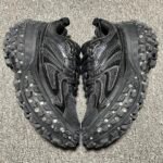 BALENCIAGA Bouncer (Defender) Screw Sneaker With Piercings"Black"（685613W2RAD1081） - 图片 12