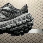 BALENCIAGA Bouncer (Defender) Screw Sneaker With Piercings"Black"（685613W2RAD1081） - 图片 3