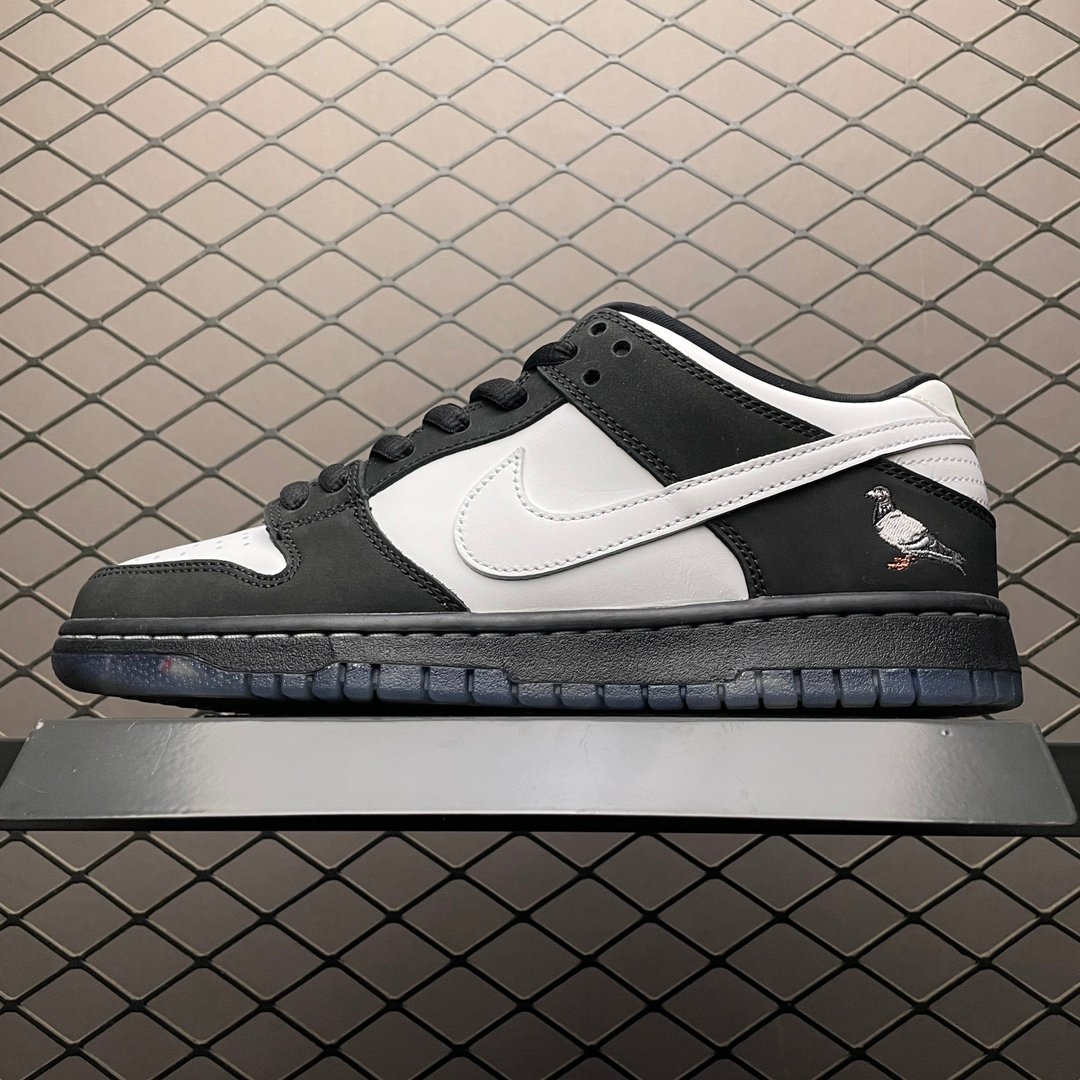 BV1310-013-1 STAPLE × Nike SB Dunk Low "Pigeon Black/White" (BV1310-013) - 图片 1