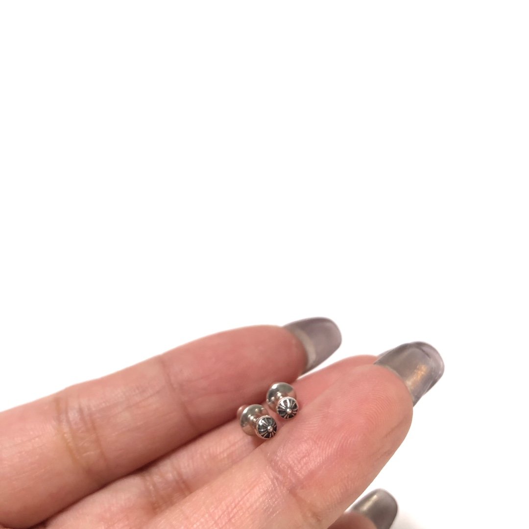 CHROME-HEARTS-120-1 CHROME HEARTS Cross Flower Ball Mini Earrings(CHROME HEARTS 120) - 图片 1