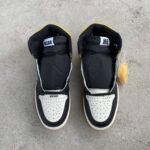 Nike Air Jordan 1 Retro High (NOT FOR RESALE) "Varsity Maize"（861428-107） - 图片 5