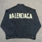BALENCIAGA TAPE TYPE RIPPED denim jacket with logo(738738TNW111700）