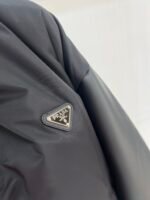 PRADA Oversized Re-Nylon bomber jacket（SGC578_1WQ8_F0002_S_OOO） - 图片 6