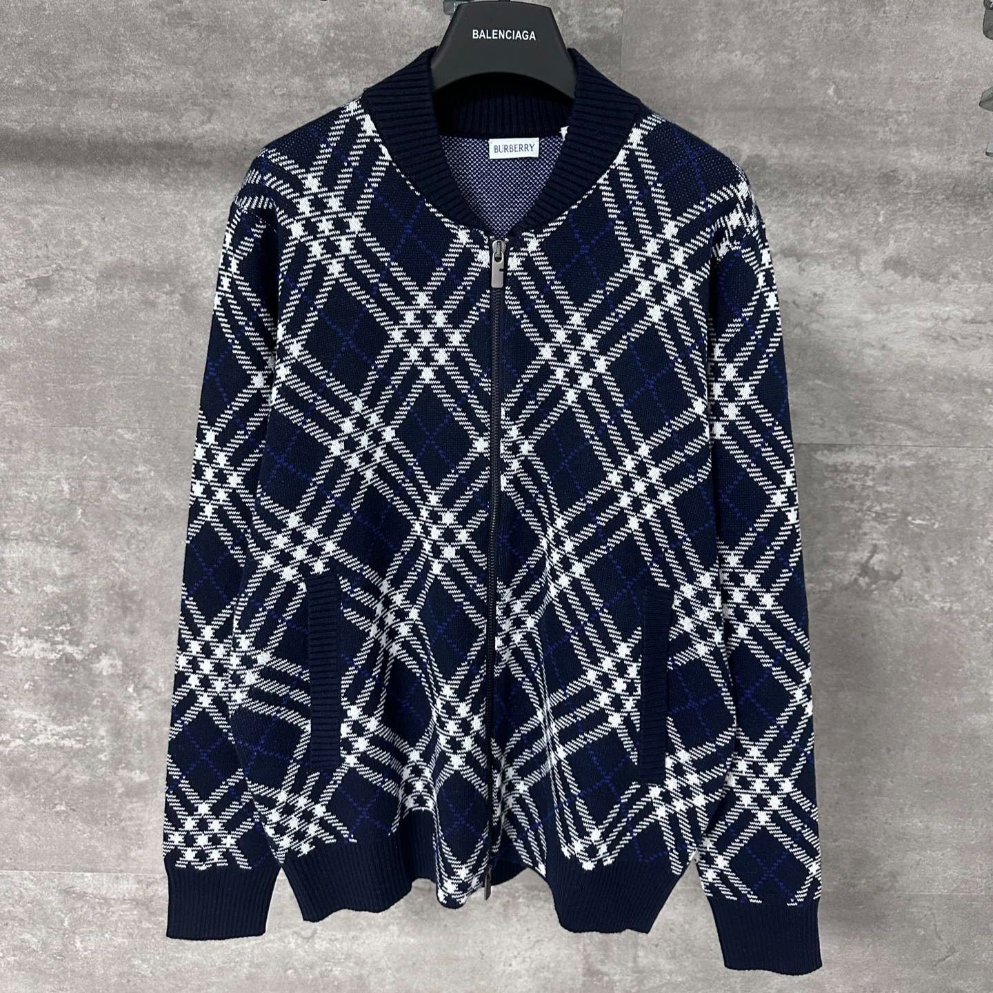 imageName1754888715550 Burberry Check Wool Blend Bomber Jacket in Ink blue(81106321) - 图片 1