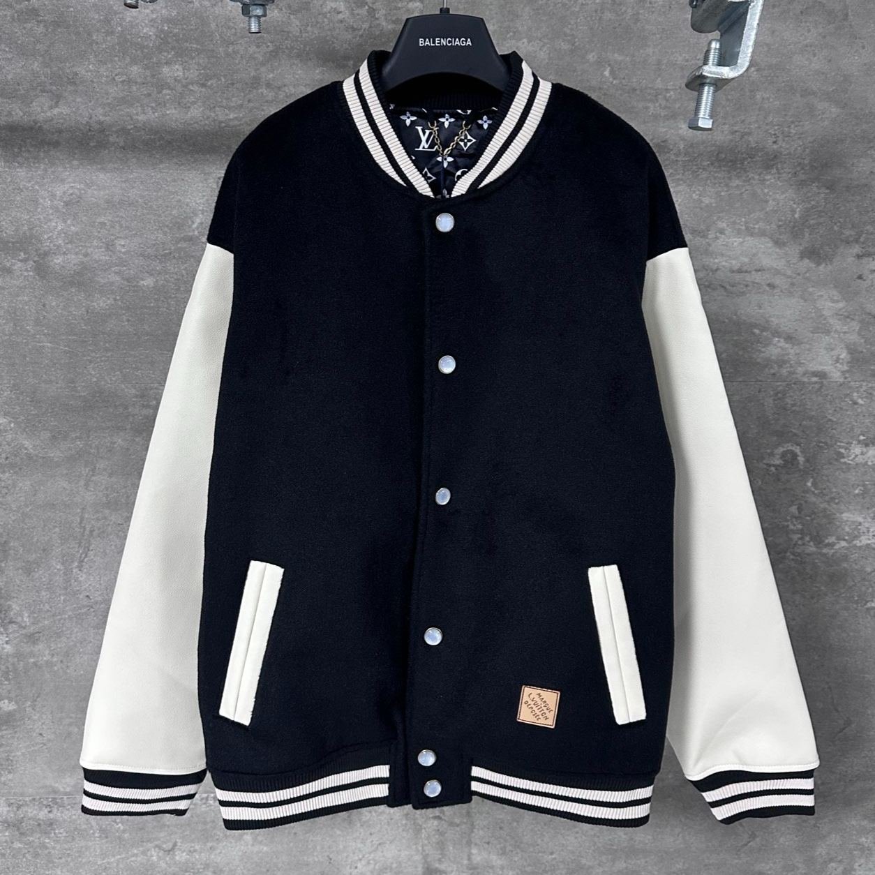 imageName1758340147508 Louis Vuitton leather baseball jacket(1AIMWP) - 图片 1