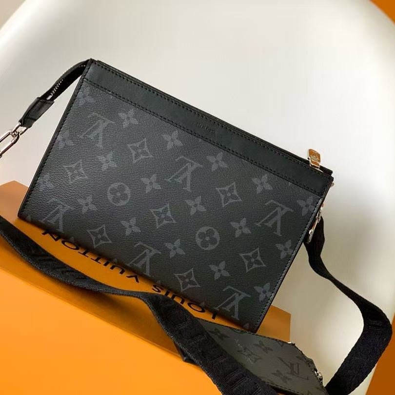 imageName1760938729319 LOUIS VUITTON Gaston Wearable Wallet Monogram Eclipse(M81124) - 图片 1