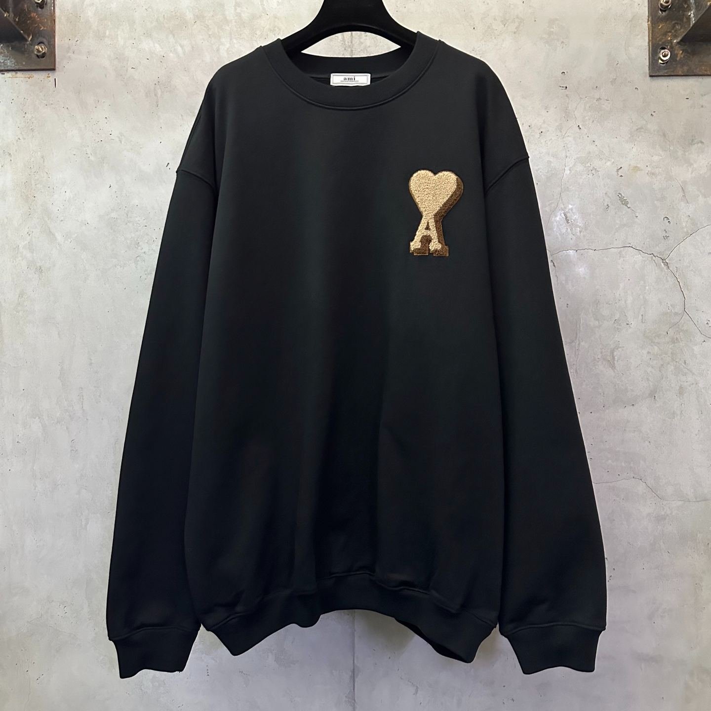 imageName1764307034507 Ami Paris Ami De Coeur Black Sweatshirt(USW771747-001) - 图片 1