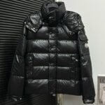 Moncler Maya 70 Winter Short Men's Down Jacket（H20911A002565969T1000）