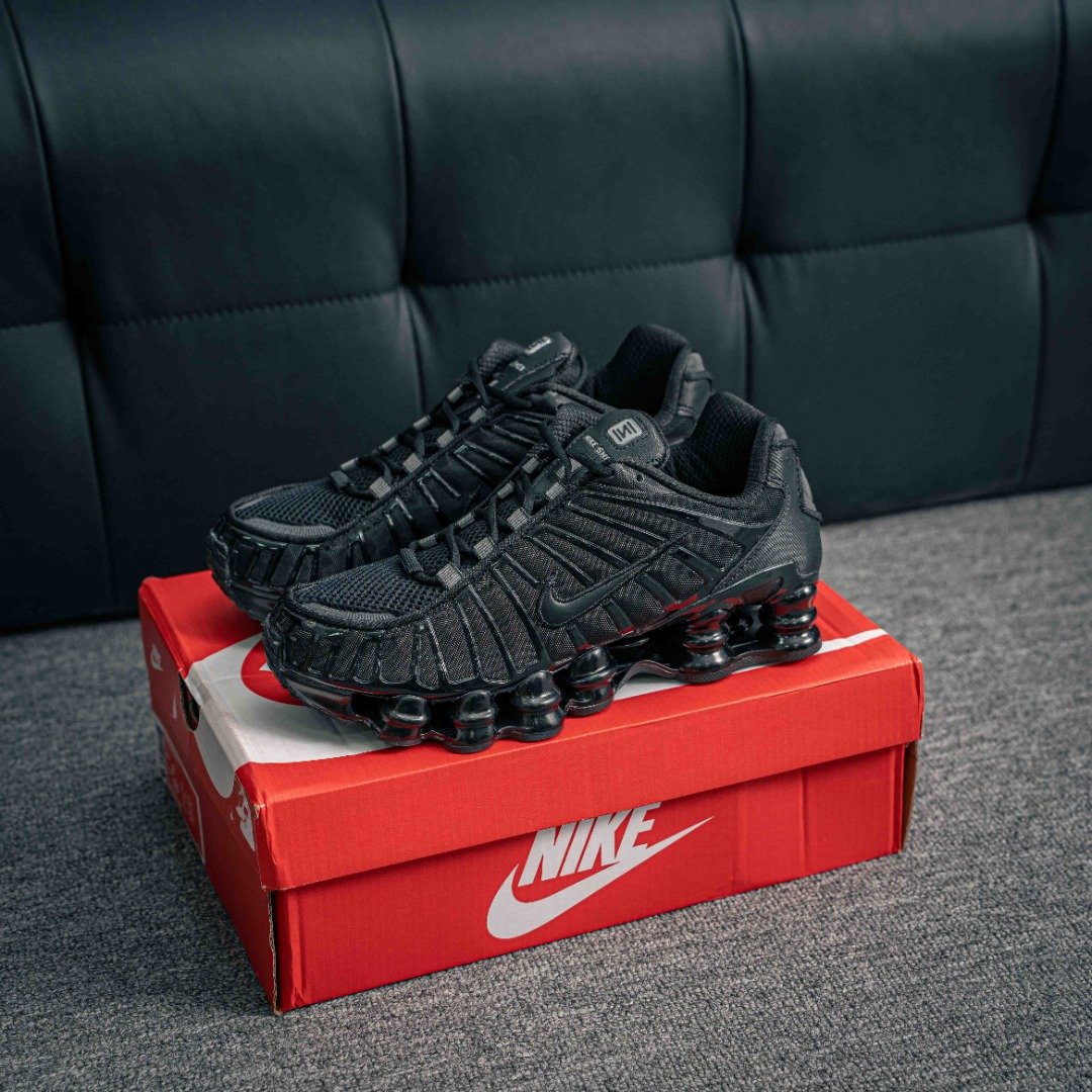img-25c3f6e3-20250525-o-1is35t0s550h1bh035ukr1f2g26-jpeg Nike Shox TL Triple Black(BV1127-001) - 图片 1