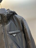 PRADA Men's Re-Nylon Hooded Down Jacket (SGN9551WQ9-F0002） - 图片 15
