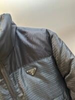 PRADA Men's Re-Nylon Reversible Down Jacket (SGC045-S-222-1WQ8-F0002） - 图片 5