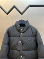 Prada technical fabric down jacket (292286-13GP-F0594-S-OOO） - 图片 11