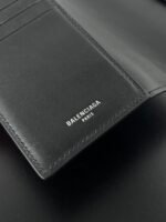 Balenciaga Men's Passport Holder in Black（7877422AA3R1000） - 图片 6