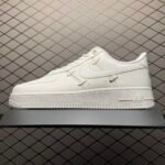Nike Women's Air Force 1 '07 LX "Sail/Metallic Gold"（FV3654-111）