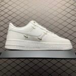 Nike Women's Air Force 1 '07 LX "Sail/Metallic Gold"（FV3654-111） - 图片 2