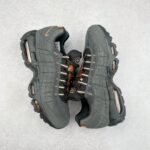 Central Cee × Nike Air Max 95 "Black/Metallic Red Bronze" (HQ6457-001) - 图片 4