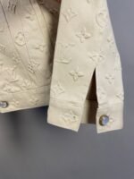 Louis Vuitton Monogram Embossed Denim Jacket（1AHBEV） - 图片 9