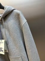 Burberry  Check Label Cotton Zip Hoodie in Black（81022761） - 图片 8