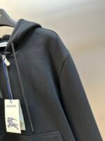 Burberry  Check Label Cotton Zip Hoodie in Black（81022761） - 图片 15