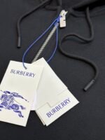 Burberry  Check Label Cotton Zip Hoodie in Black（81022761） - 图片 18