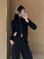 Burberry  Check Label Cotton Zip Hoodie in Black（81022761） - 图片 20