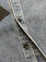 SAINT LAURENT Cassandre shirt in day blue denim（823437Y14MJ4248） - 图片 3