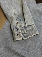 SAINT LAURENT Cassandre shirt in day blue denim（823437Y14MJ4248） - 图片 6