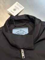 PRADA Black Re-Nylon blouson jacket (292250-1WQ8-F0002-S-OOO） - 图片 4