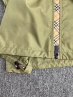 BURBERRY Nylon jacket with EKD patch（8110992C2982） - 图片 7
