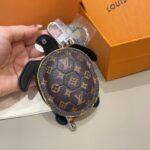 Louis Vuitton Turtle Pouch Bag Charm S00（M02049） - 图片 9