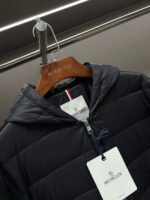 MONCLER Lightweight Down Knit Jacket with Hooded Icon Patch（J20919B00022M1131999） - 图片 7
