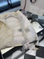 MONCLER ANDRO  Short down jacket（J10931A00002597EU10W） - 图片 14