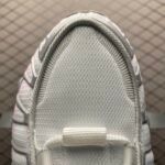 Nike Women's Shox TL "Metallic Platinum/Pinksicle"（ HV2520-001） - 图片 3