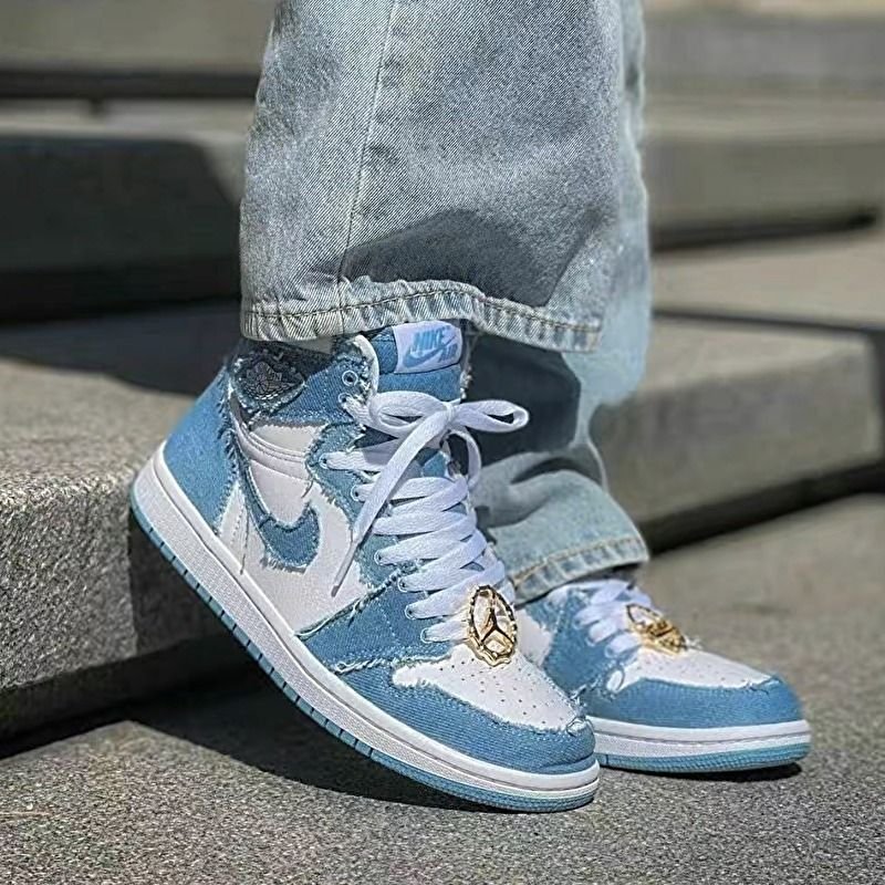 Nike WMNS AIR JORDAN 1 HIGH OG DENIM デニム (Nike/スニーカー) DM9036-104【BUYMA】
