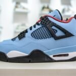 Travis Scott × Nike Air Jordan 4 Retro Cactus Jack “University Blue” トラヴィススコット × ナイキ エアジョーダン4 レトロ カクタスジャック “ユニバーシティブルー”  308497-406