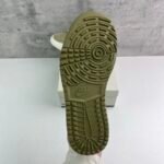 Travis Scott × Nike Air Jordan 1 Low Golf NRG “Neutral Olive” トラヴィススコット × ナイキ エアジョーダン1 ロー ゴルフ NRG “ニュートラルオリーブ”  FZ3124-200 - 图片 5