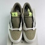 Travis Scott × Nike Air Jordan 1 Low Golf NRG “Neutral Olive” トラヴィススコット × ナイキ エアジョーダン1 ロー ゴルフ NRG “ニュートラルオリーブ”  FZ3124-200 - 图片 7