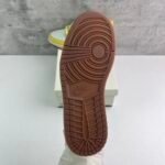 Travis Scott × Nike Air Jordan 1 Retro Low OG “Canary” トラヴィススコット × ナイキ エアジョーダン1 レトロ ロー OG “カナリー” DZ4137-700 - 图片 5