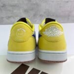 Travis Scott × Nike Air Jordan 1 Retro Low OG “Canary” トラヴィススコット × ナイキ エアジョーダン1 レトロ ロー OG “カナリー” DZ4137-700 - 图片 6