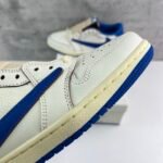 Travis Scott × fragment design × Nike Air Jordan 1 Low OG “Sail/Military Blue” トラヴィススコット × フラグメントデザイン × ナイキ エアジョーダン1 ロー OG “セイル/ミリタリーブルー” DM7866-104 - 图片 3