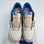 Travis Scott × fragment design × Nike Air Jordan 1 Low OG “Sail/Military Blue” トラヴィススコット × フラグメントデザイン × ナイキ エアジョーダン1 ロー OG “セイル/ミリタリーブルー” DM7866-104 - 图片 7