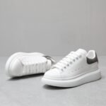 Alexander McQueen Oversized leather lace-up sneakers - 图片 3