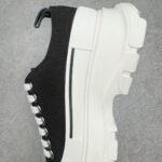 Alexander McQueen Tread Slick Lace Up in Black/White - 图片 4