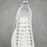 Alexander McQueen Tread Slick Lace Up in White - 图片 6