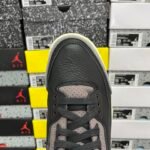 A Ma Maniere × Nike Women’s Air Jordan 3 Retro OG SP “Black and Flat Pewter/WYWS” アママニエール × ナイキ ウィメンズ エアジョーダン3 レトロ OG SP “ブラック アンド フラットピューター/WYWS” FZ4811-001 - 图片 3