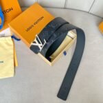 Louis Vuitton ルイヴィトン LOGO ベルト